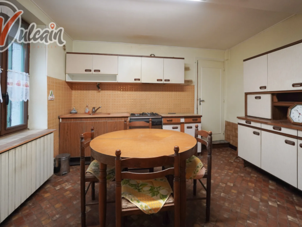 Maison de ville sur 1150 m² de terrain à Maringues 