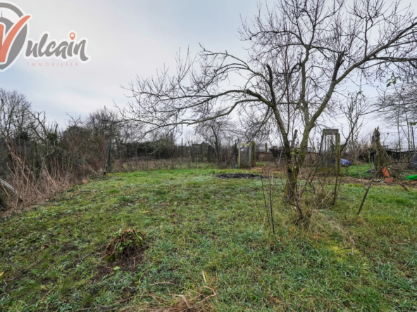 Maison de ville sur 1150 m² de terrain à Maringues 