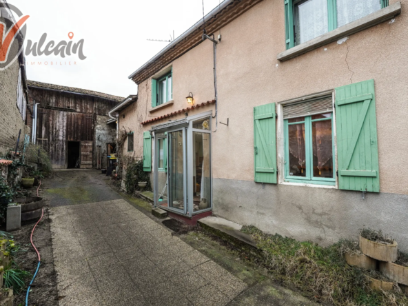 Maison de ville sur 1150 m² de terrain à Maringues 