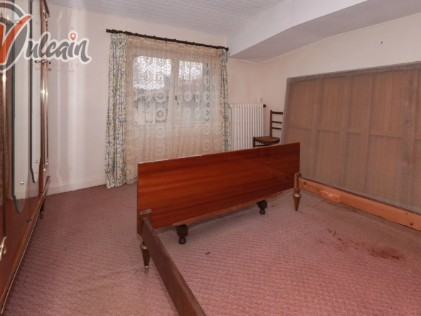 Maison de ville sur 1150 m² de terrain à Maringues 