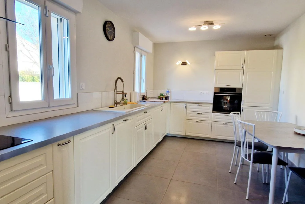 Villa rénovée de 117,25 m² à vendre à Bollène 