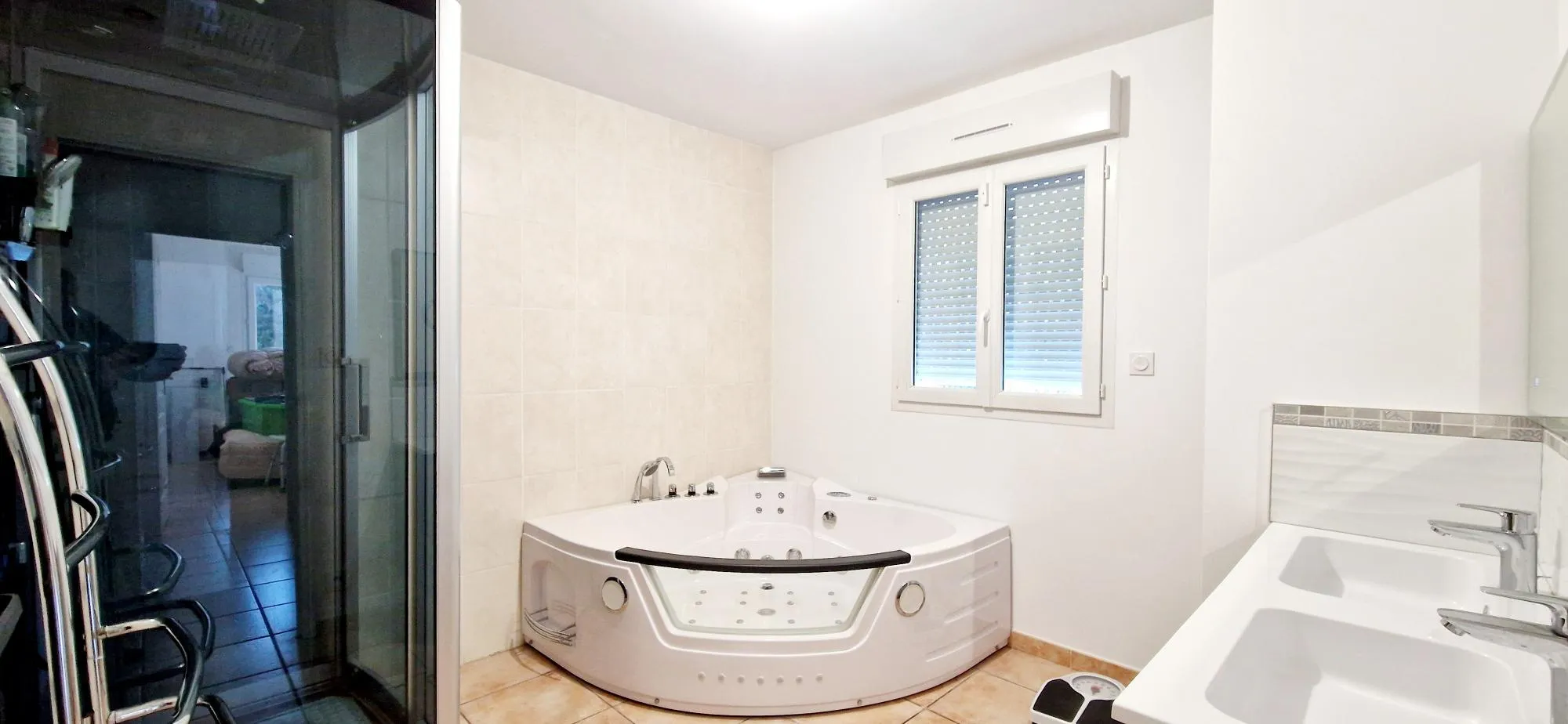Villa rénovée de 117,25 m² à vendre à Bollène 