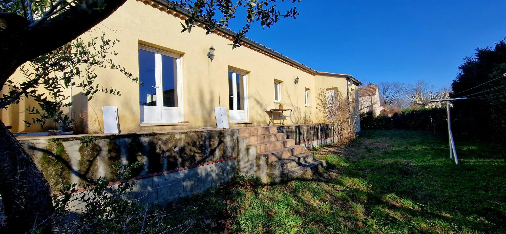 Villa rénovée de 117,25 m² à vendre à Bollène 