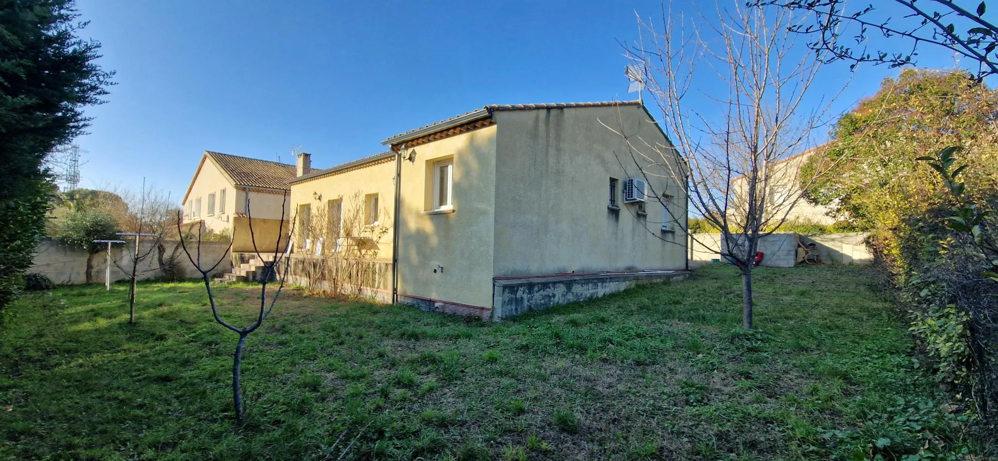 Villa rénovée de 117,25 m² à vendre à Bollène 