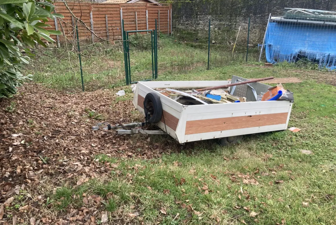 Terrain viabilisé de 293 m² à Sault-Brenaz 