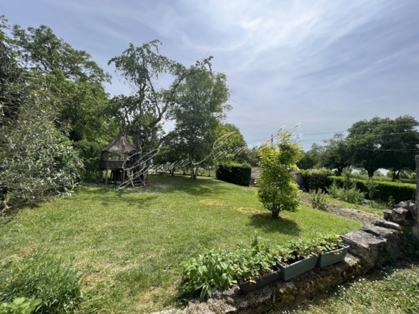 Maison familiale avec vue imprenable à La Marche - 161 000 € 