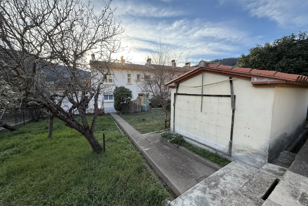 Maison F4 à vendre à Arles sur Tech avec terrasse et jardin 