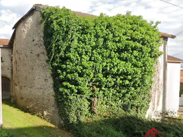 Maison ancienne à rénover à Melay 