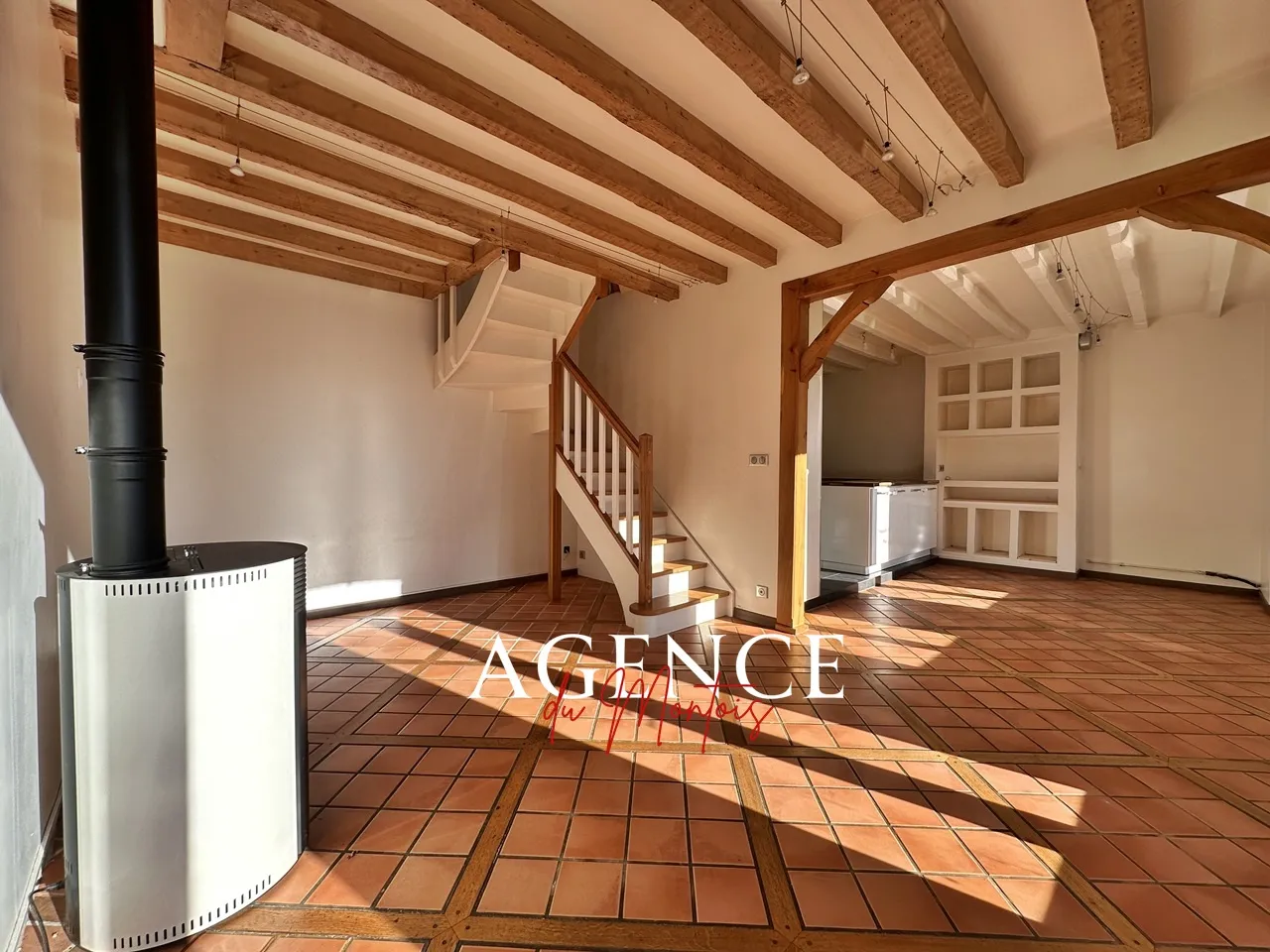 Maison de village rénovée à Donnemarie Dontilly avec 5 chambres 