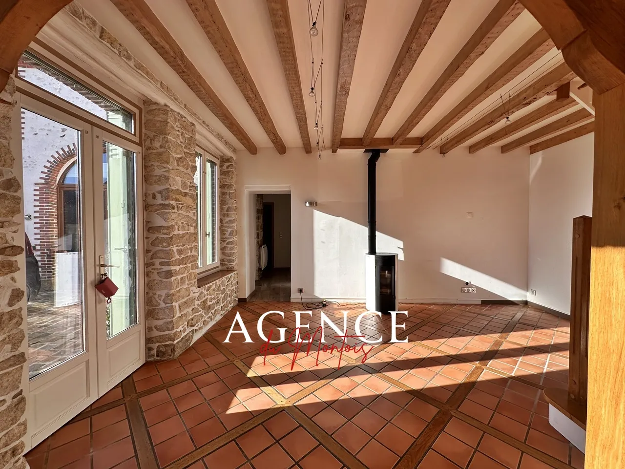 Maison de village rénovée à Donnemarie Dontilly avec 5 chambres 