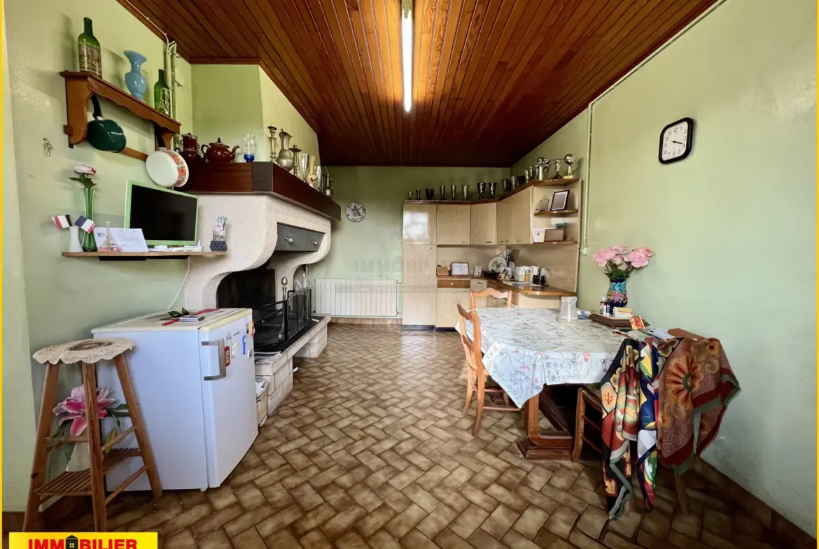 Maison en Pierre avec Vue sur les Vignes à Illats 
