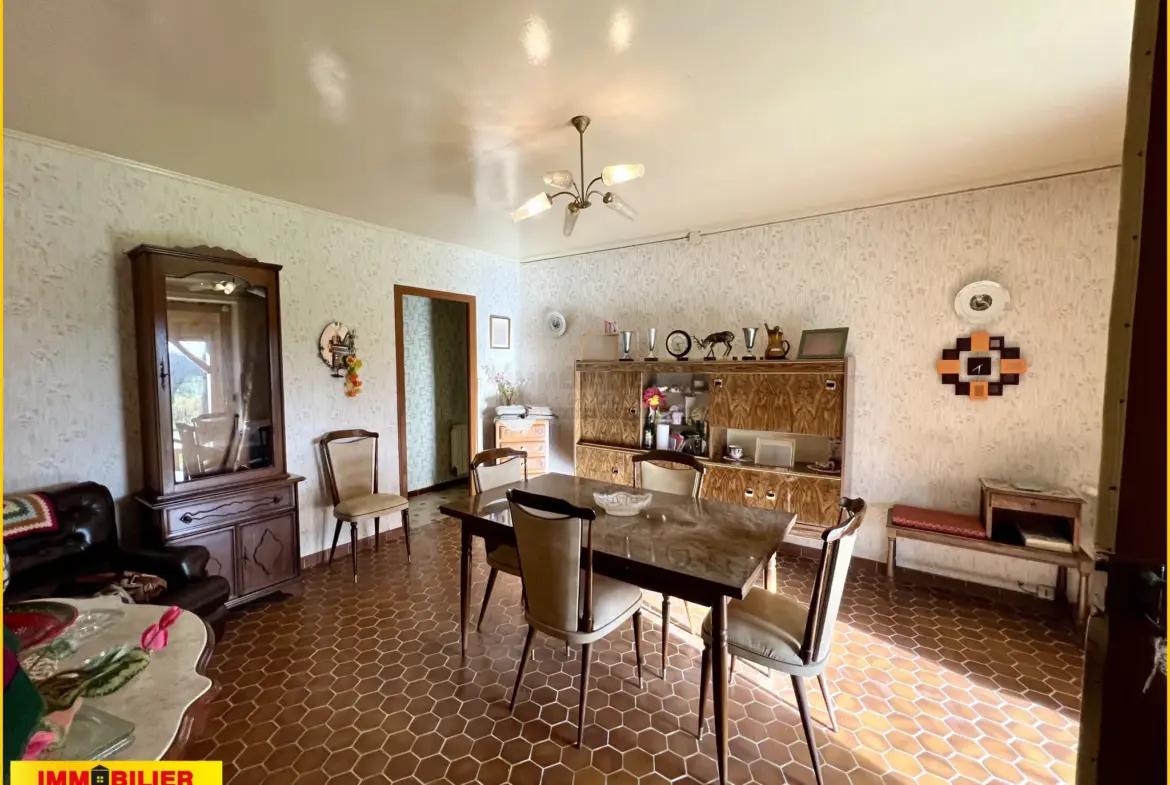 Maison en Pierre avec Vue sur les Vignes à Illats 