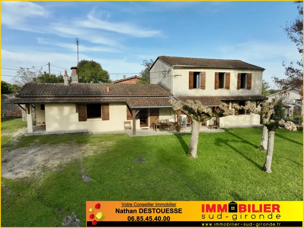 Maison en Pierre avec Vue sur les Vignes à Illats
