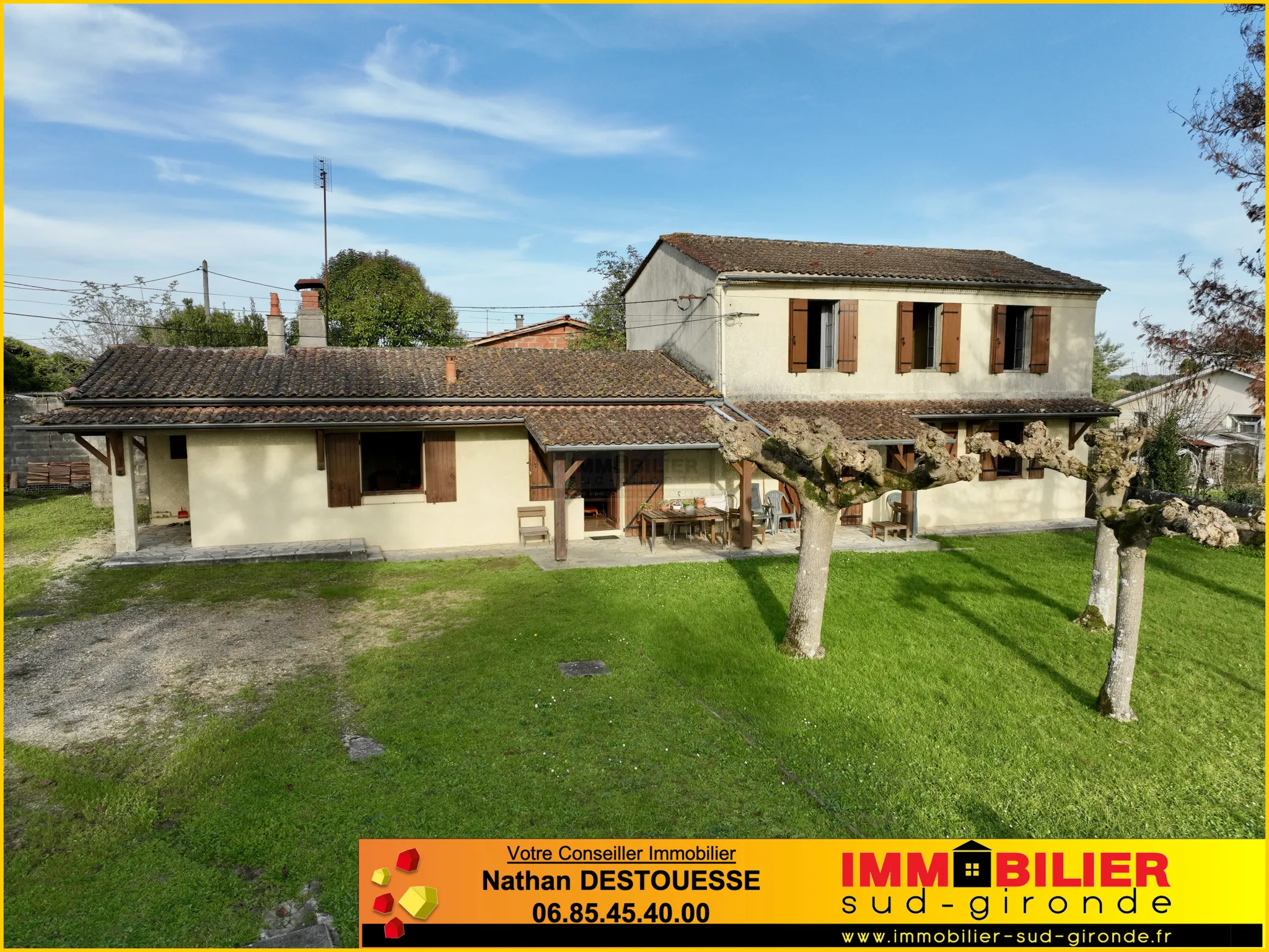 Maison en Pierre avec Vue sur les Vignes à Illats 
