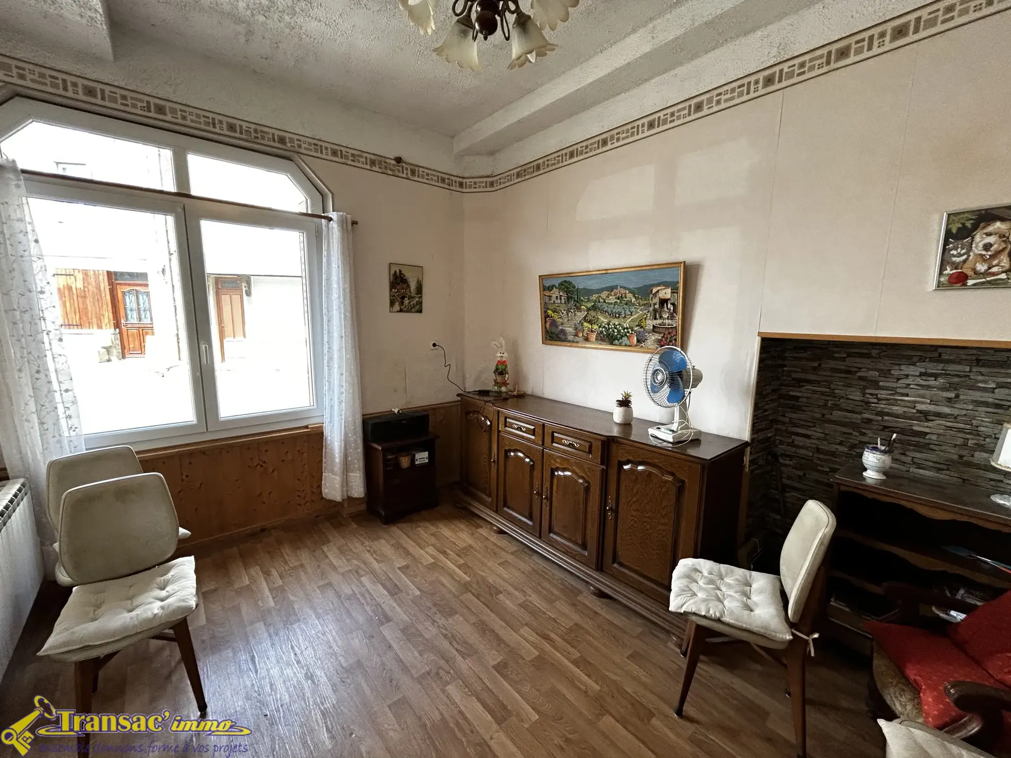 Maison de Village 96 m² à Lachaux avec Cour et Grange 