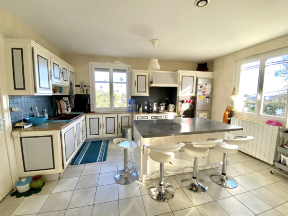 Maison lumineuse 86 m² à Annonay à 195 000 € 