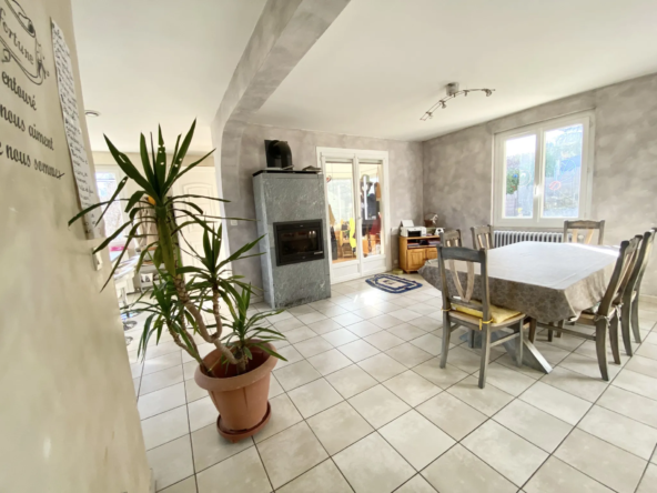 Maison lumineuse 86 m² à Annonay à 195 000 € 