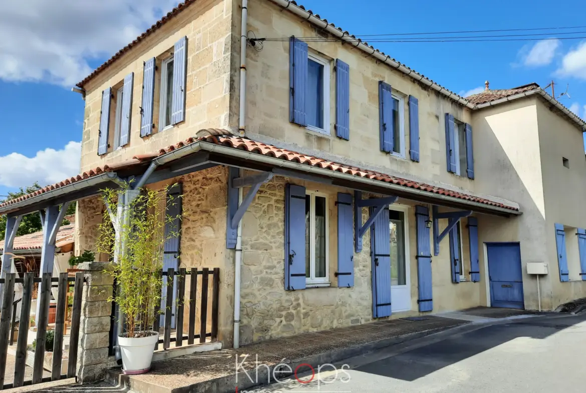 Charmante Maison de Bourg à Mauriac - 5 Chambres et Jardin 