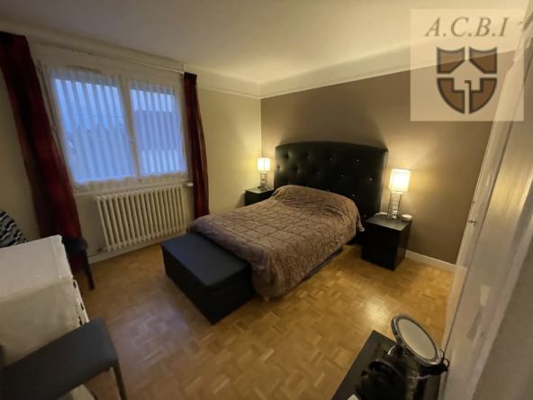 Maison spacieuse à Vendôme, 10 minutes du centre-ville avec jardin clos 