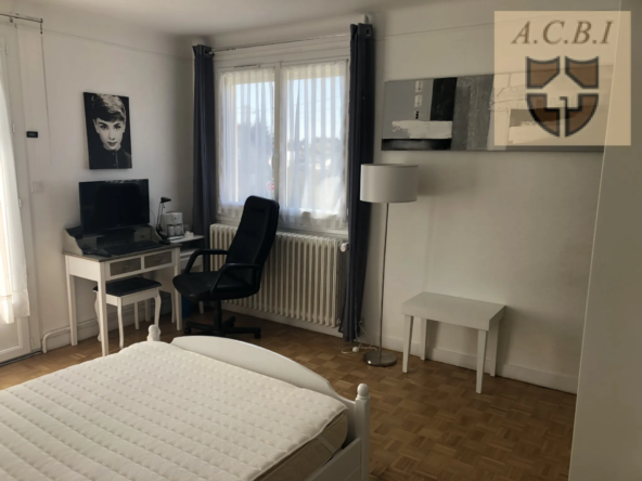 Maison spacieuse à Vendôme, 10 minutes du centre-ville avec jardin clos 