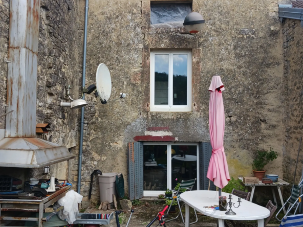 Lot de 2 maisons à rénover à Vernois-sur-Mance 