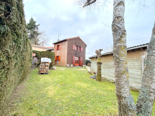 Maison familiale avec 3 chambres à Usson-en-Forez à vendre pour 159 000 € 