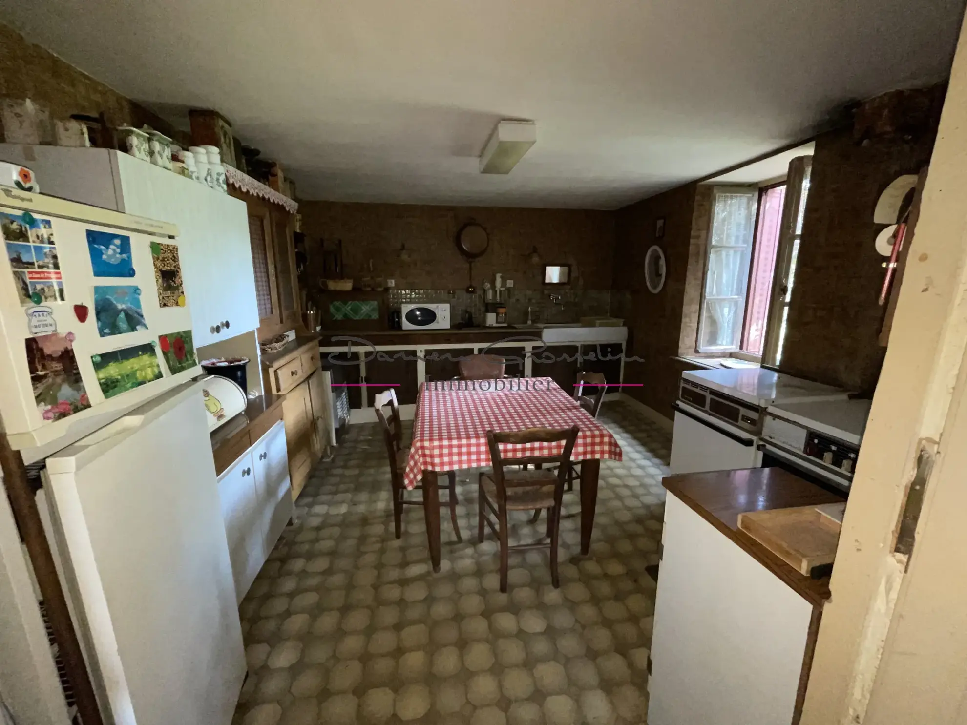 Maison de campagne à rénover à Cours-la-Ville 