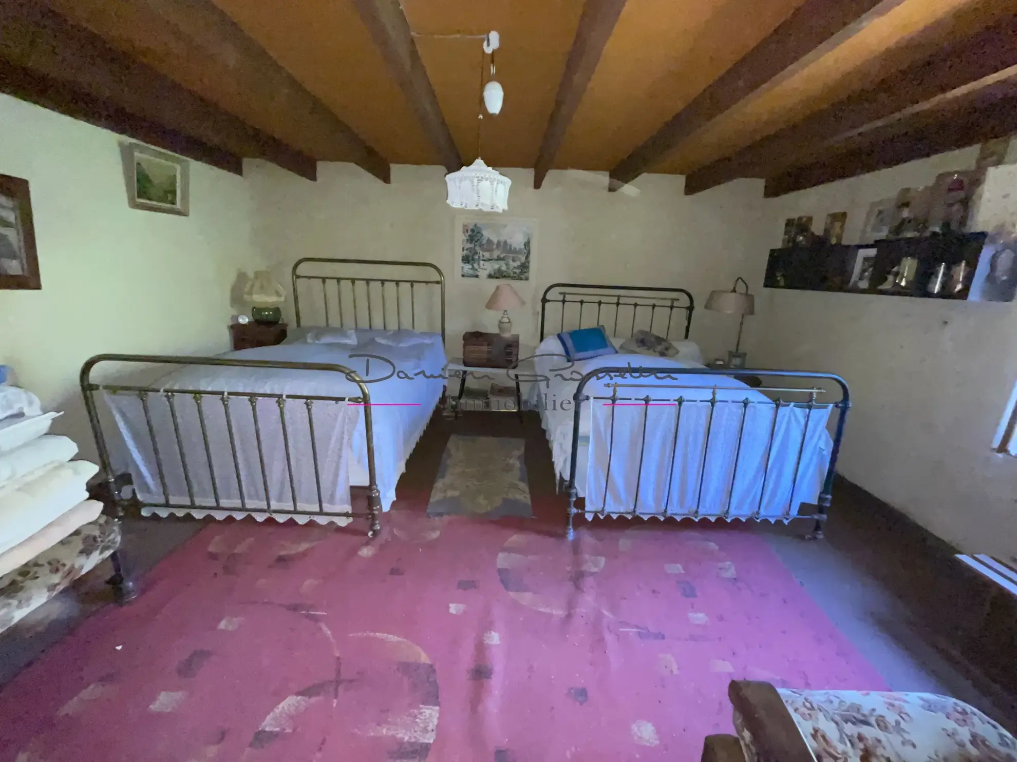 Maison de campagne à rénover à Cours-la-Ville 