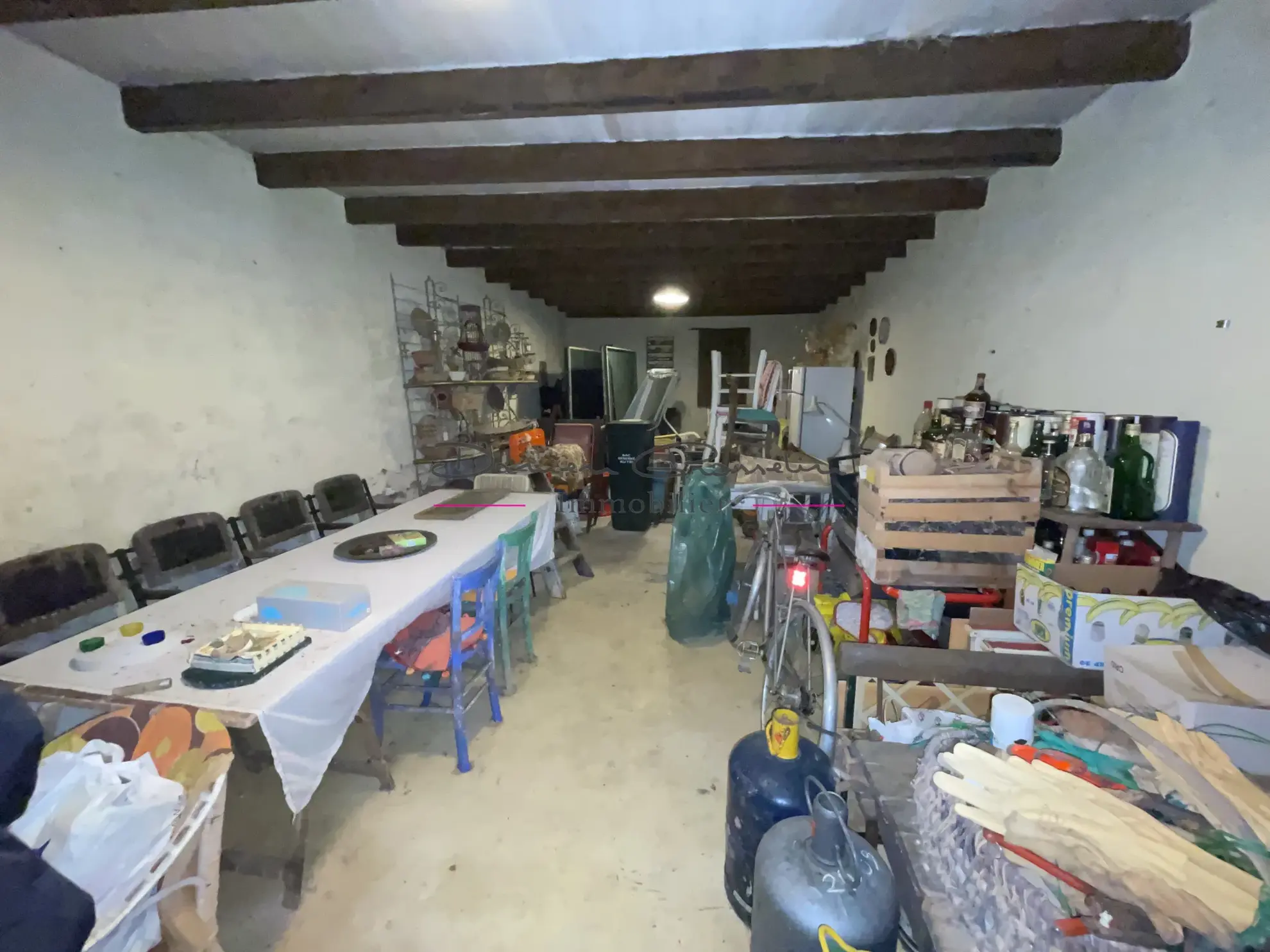Maison de campagne à rénover à Cours-la-Ville 
