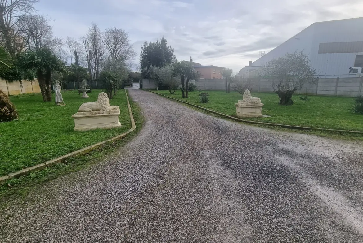 À vendre : Château d'exception à Loos, près de Lille pour 2 550 000 € 
