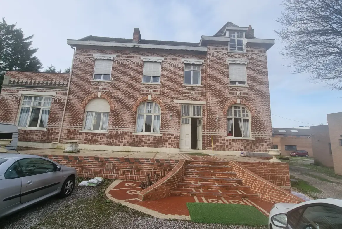 À vendre : Château d'exception à Loos, près de Lille pour 2 550 000 € 