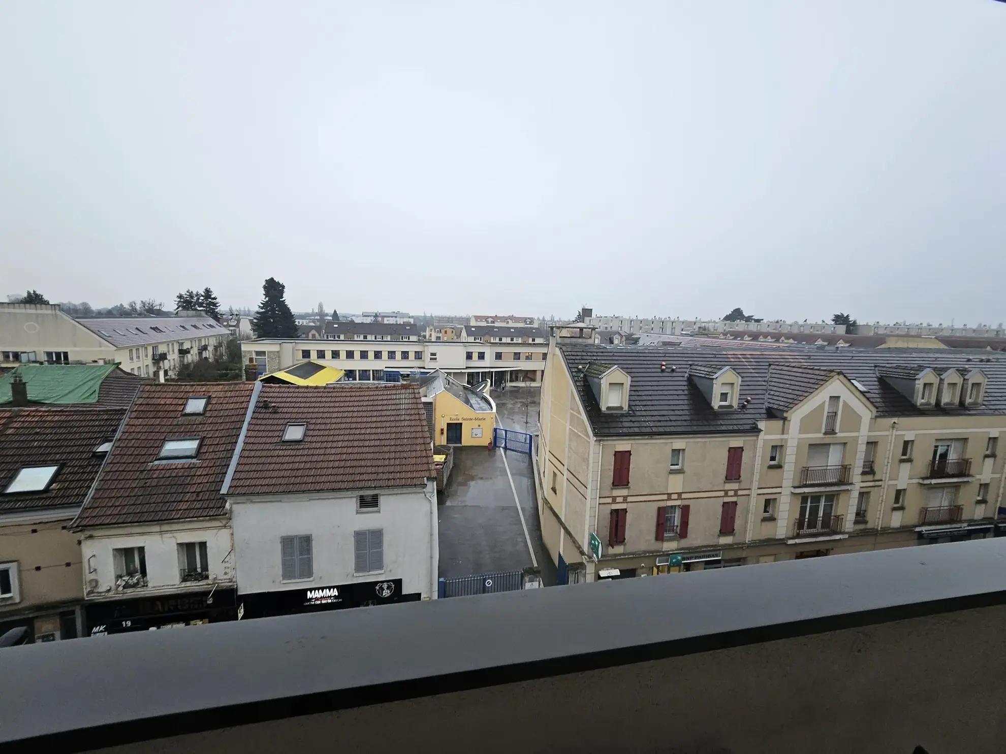 Appartement spacieux 4 pièces à Trappes (78190) avec parking 