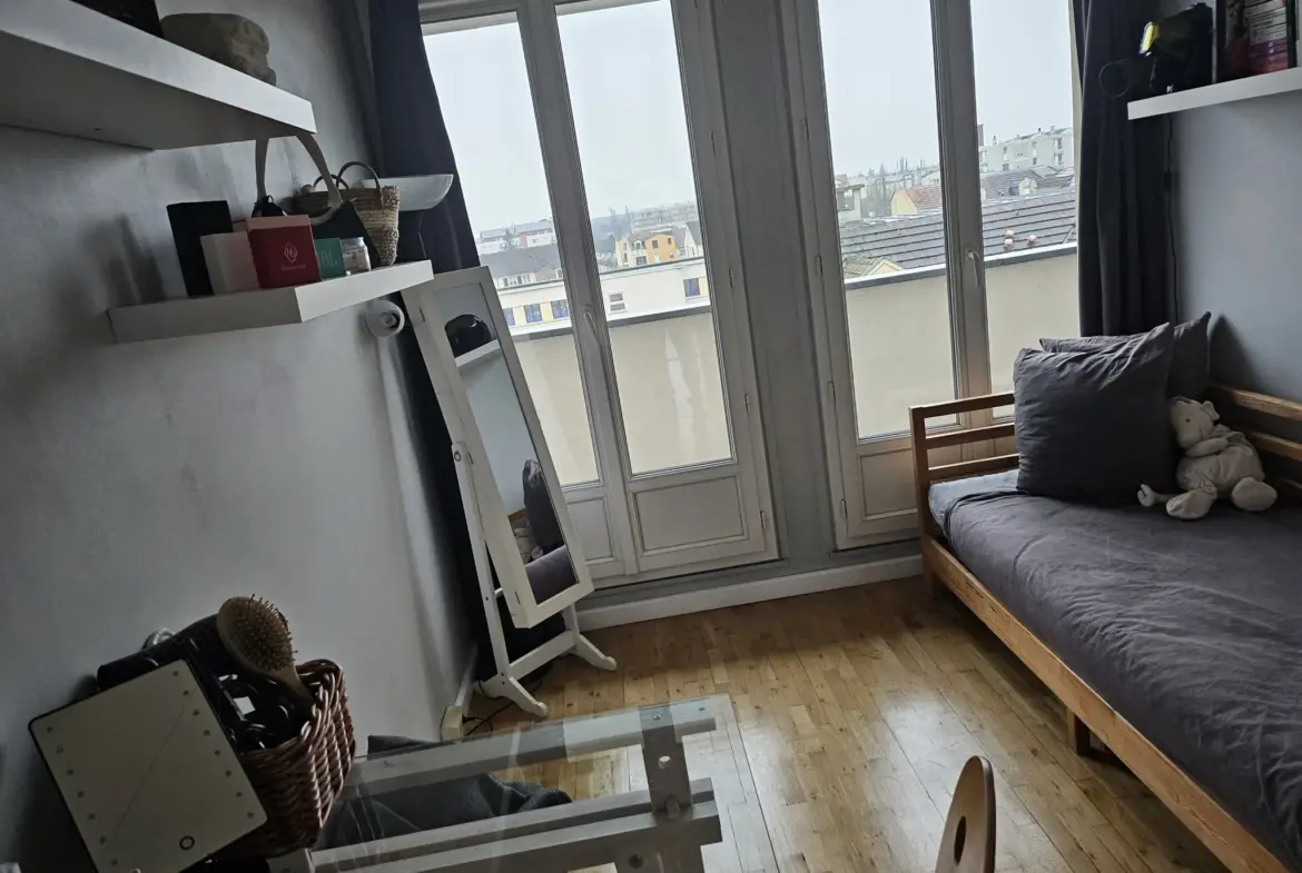 Appartement spacieux 4 pièces à Trappes (78190) avec parking 
