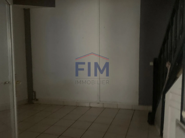 Maison de ville F3 avec cour privée à Dieppe - À rénover 