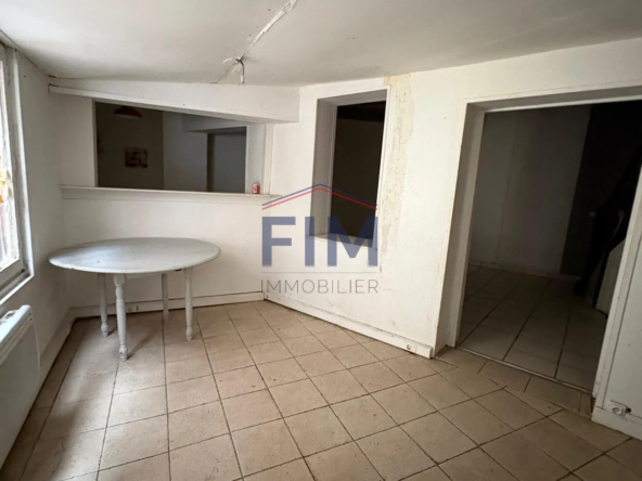 Maison de ville F3 avec cour privée à Dieppe - À rénover 