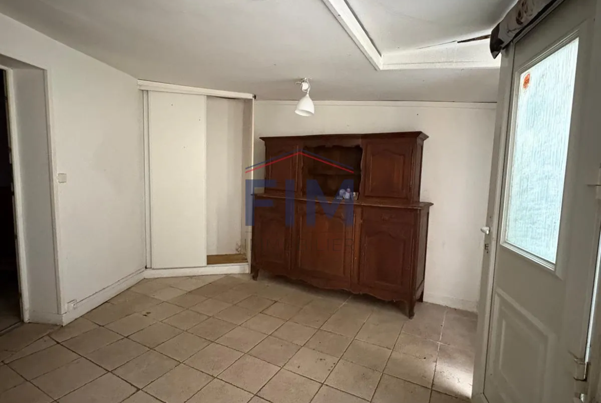 Maison de ville F3 avec cour privée à Dieppe - À rénover 