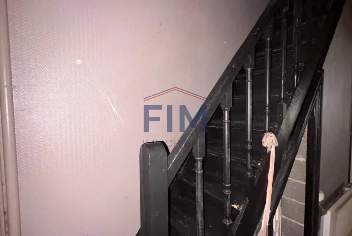 Maison de ville F3 avec cour privée à Dieppe - À rénover 