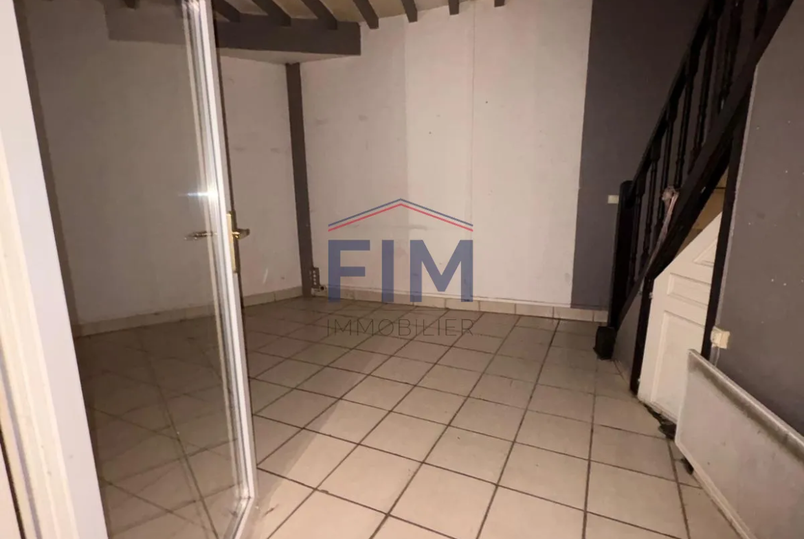 Maison de ville F3 avec cour privée à Dieppe - À rénover 