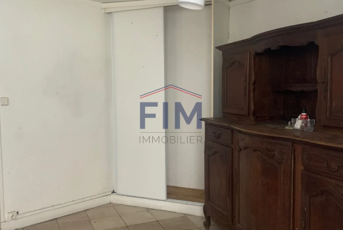 Maison de ville F3 avec cour privée à Dieppe - À rénover 
