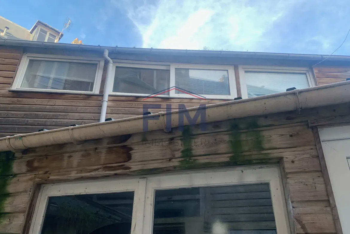 Maison de ville F3 avec cour privée à Dieppe - À rénover 