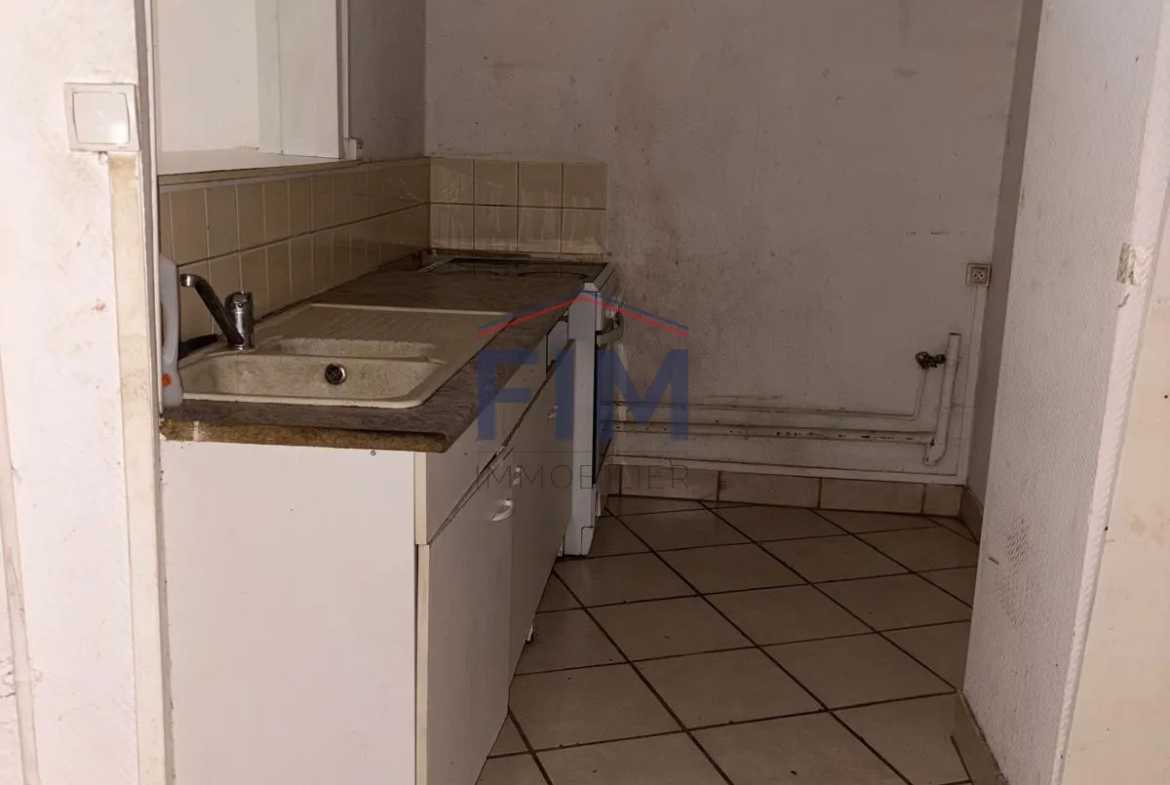 Maison de ville F3 avec cour privée à Dieppe - À rénover 