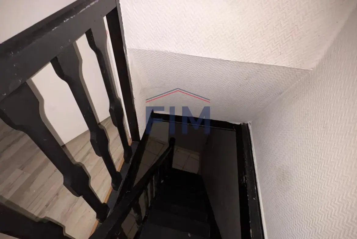 Maison de ville F3 avec cour privée à Dieppe - À rénover 