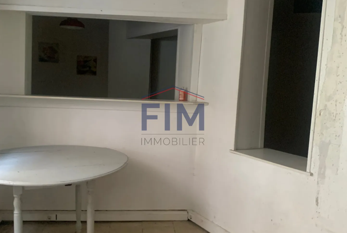 Maison de ville F3 avec cour privée à Dieppe - À rénover 