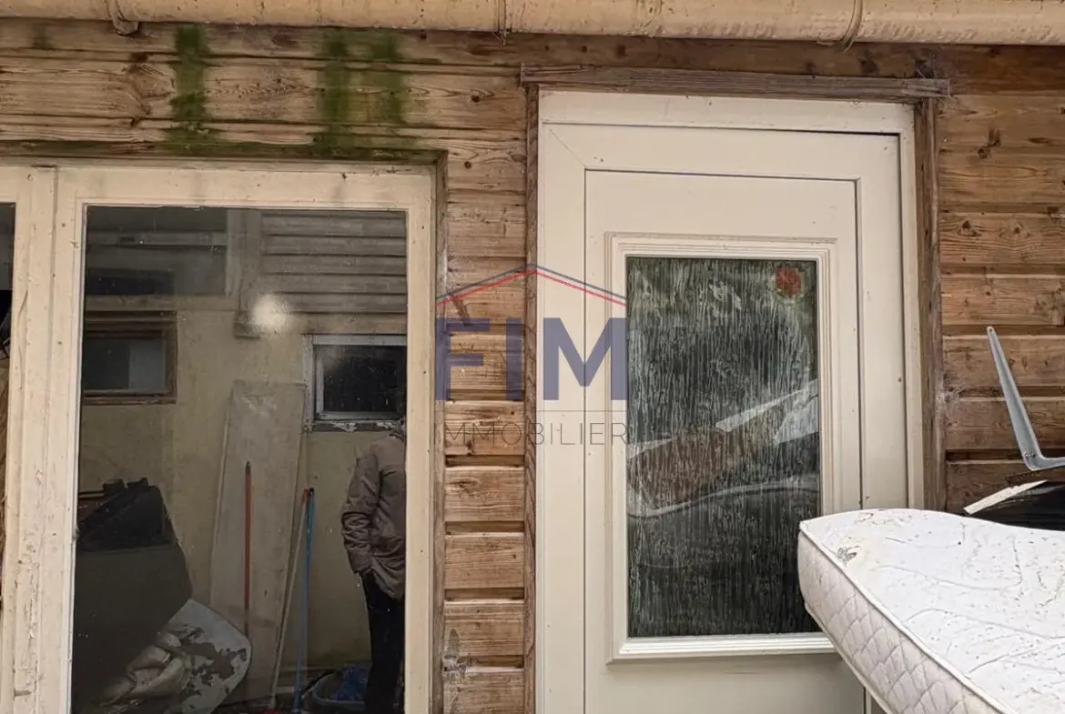 Maison de ville F3 avec cour privée à Dieppe - À rénover 