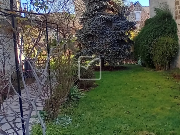 Charmante maison années 30 avec jardin à Brive-la-Gaillarde 