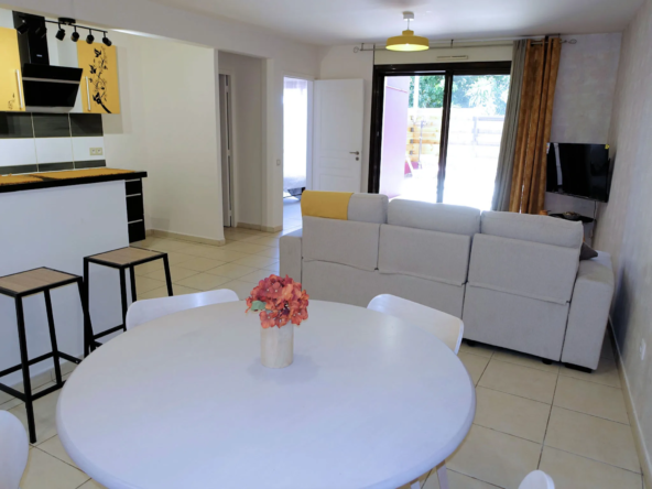 Spacieux appartement T2 de 61 m² à vendre à St Denis avec terrasse 