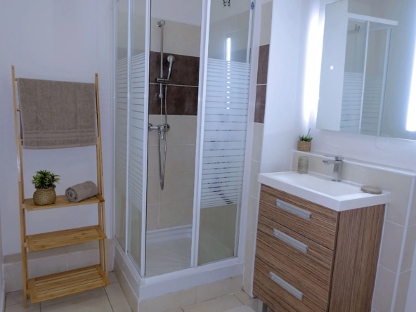 Spacieux appartement T2 de 61 m² à vendre à St Denis avec terrasse 