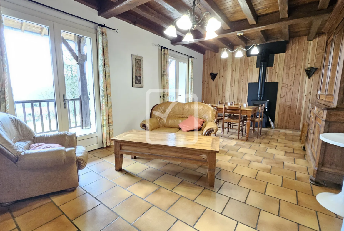 Maison tranquille à Savignac les Eglises avec grand terrain 