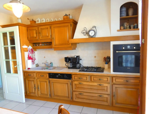 Belle maison à Arpajon sur Cère avec 6 chambres et jardin 