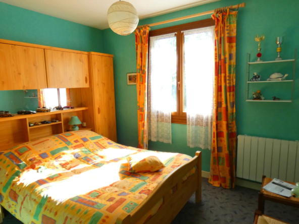 Belle maison à Arpajon sur Cère avec 6 chambres et jardin 
